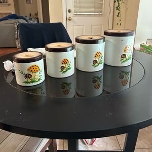 Mushroom canister set